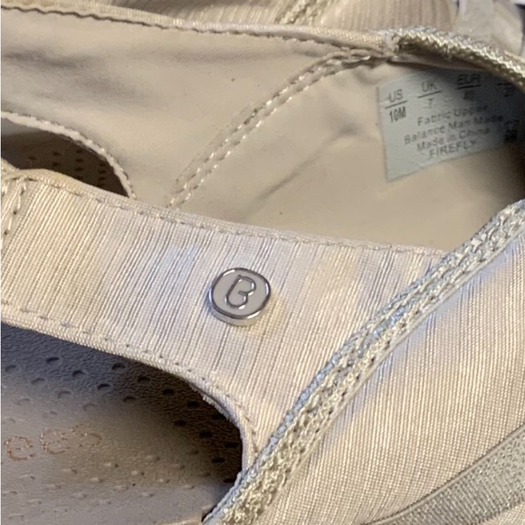 Bezees Firefly Open-Toe Wedge Sandal. Size 10M. Color Sand Samba. - Picture 11 of 11